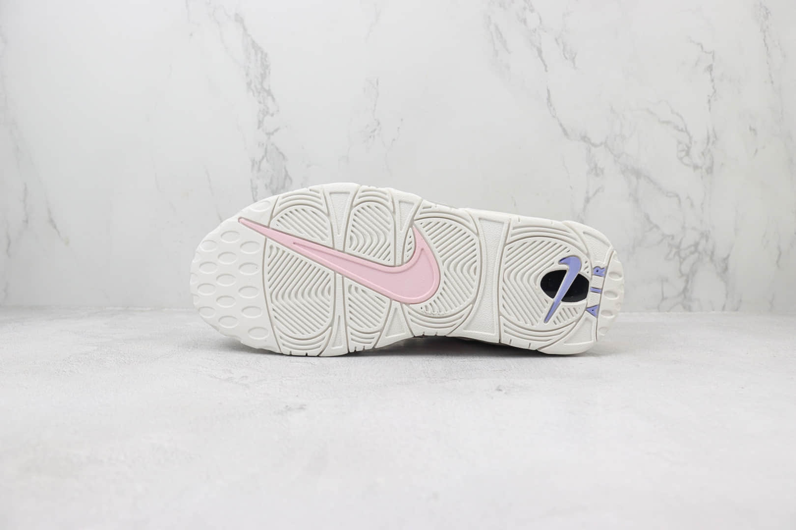 耐克Nike Air More Uptempo纯原版本皮蓬大AIR粉紫渐变复古篮球鞋 莆田耐克货源 货号：DR9612-100