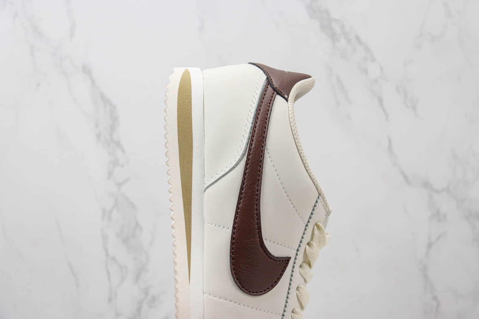 耐克Nike Classic Cortez Leather纯原版本阿甘鞋白棕色复古慢跑鞋 莆田鞋源头工厂 货号：DN1791-104