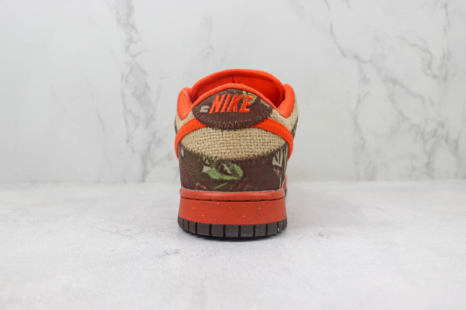 耐克Reese Forbes x Nike SB Dunk Low纯原版本低帮SB Dunk林地迷彩印花棕橙色板鞋 莆田耐克工厂 货号：304292-281