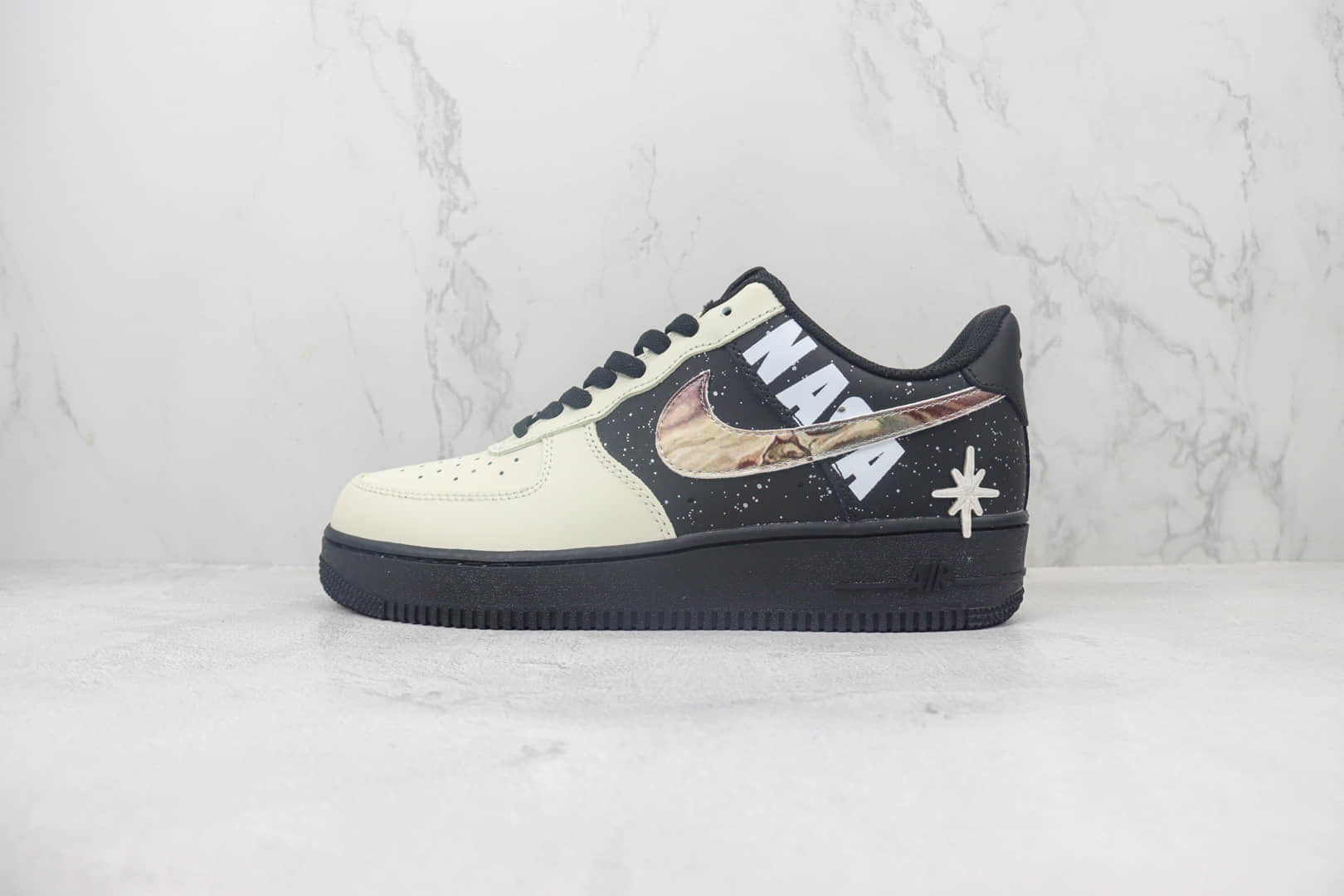耐克Nike Air Force 1 Low纯原版本空军一号低帮AF1星空波点板鞋 莆田耐克工厂 货号：DH2920-001