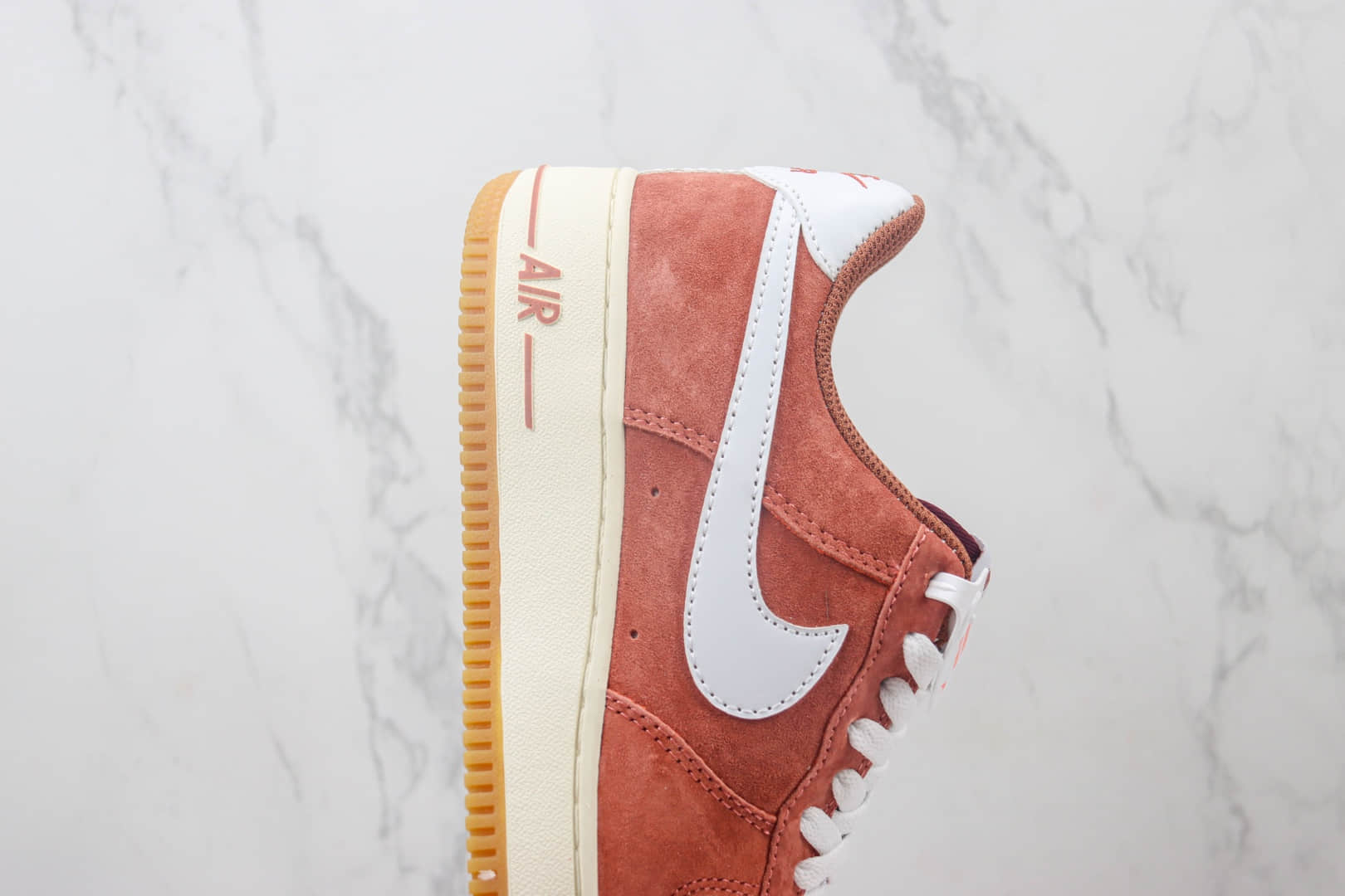 耐克Nike Air Force 1 Low纯原版本空军一号低帮AF1红棕麂皮板鞋 莆田耐克工厂 货号：AV0383-221