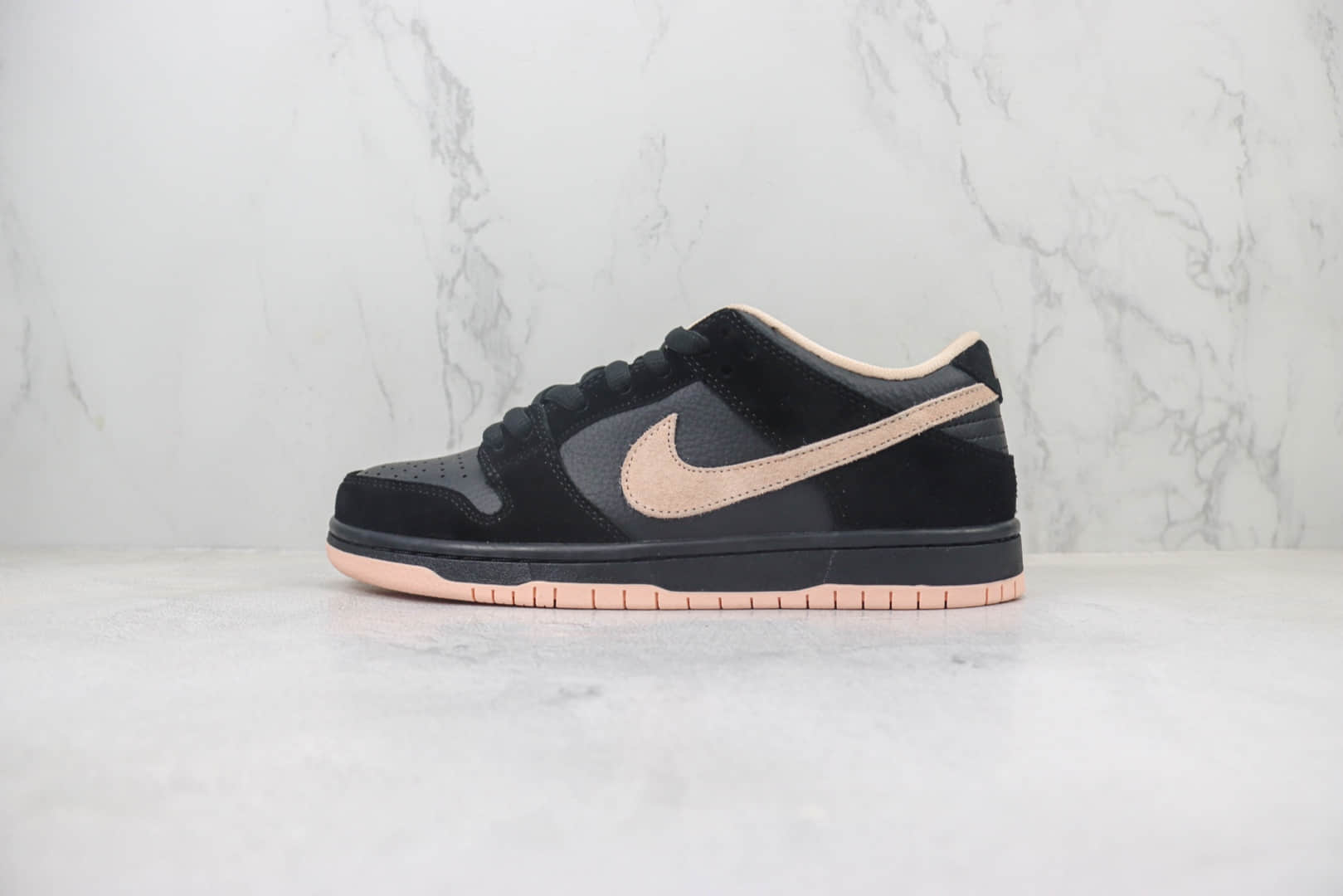 耐克Nike SB Dunk Low纯原版本低帮SB Dunk黑粉板鞋 莆田耐克工厂 货号：BQ6817-003