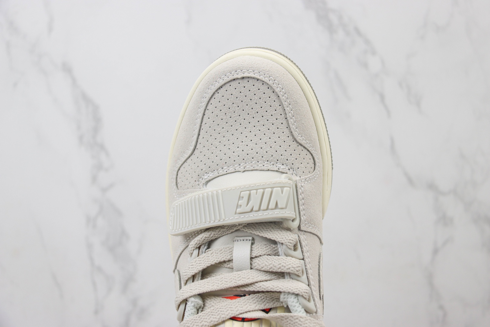 耐克Billie Eilish x Nike Air Alpha Force 88纯原版本碧梨联名浅灰色板鞋 莆田耐克工厂 货号：FN6594-001