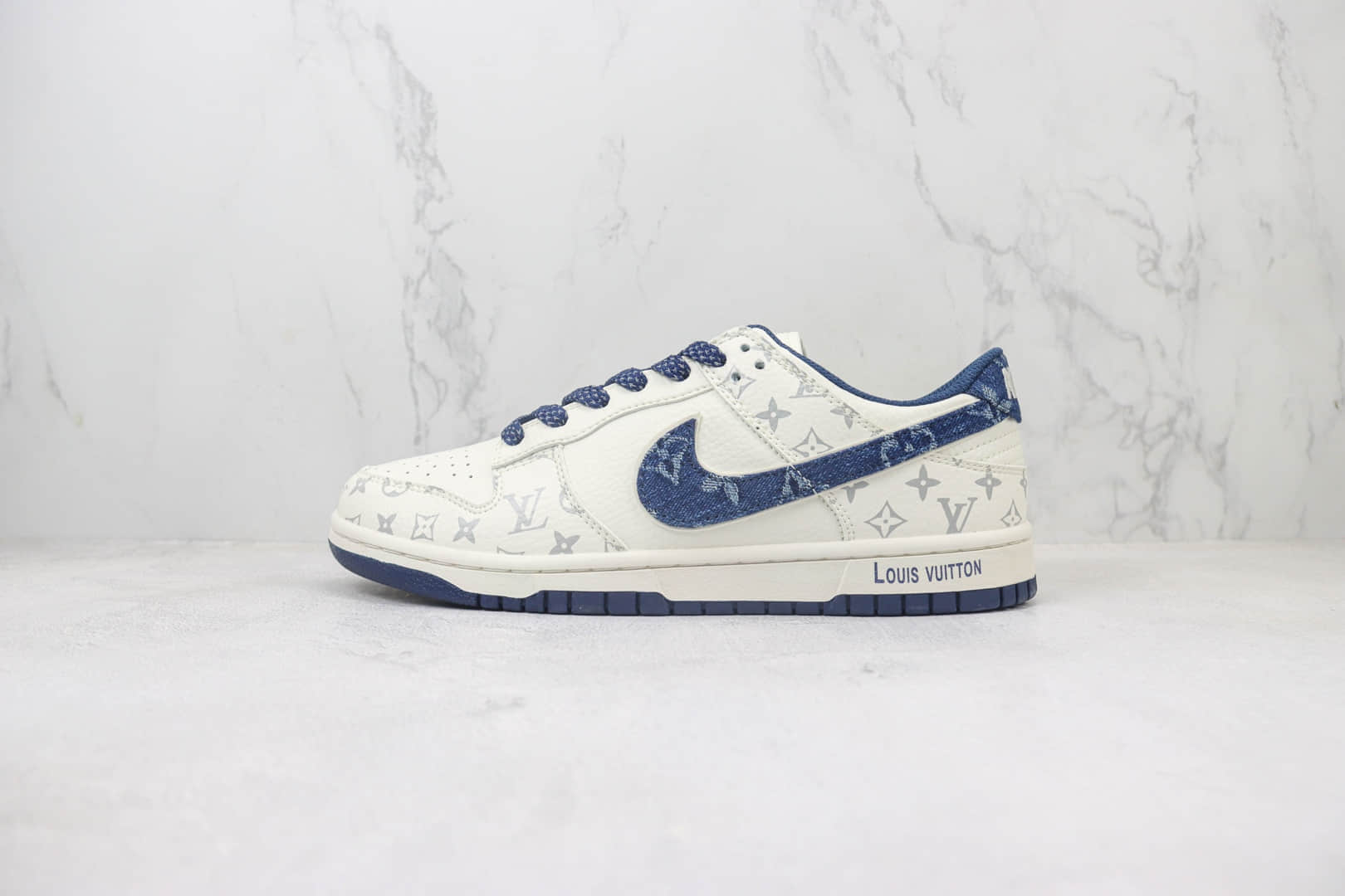 耐克Nike SB Dunk Low纯原版本LV联名SB Dunk白蓝低帮板鞋 莆田耐克代理 货号：FC1688-123