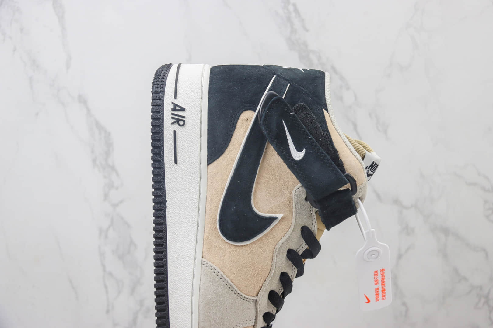 耐克Nike Air Force 1 Mid纯原版本中帮空军一号AF1米黑灰麂皮板鞋 莆田耐克货源 货号：CG9908-106