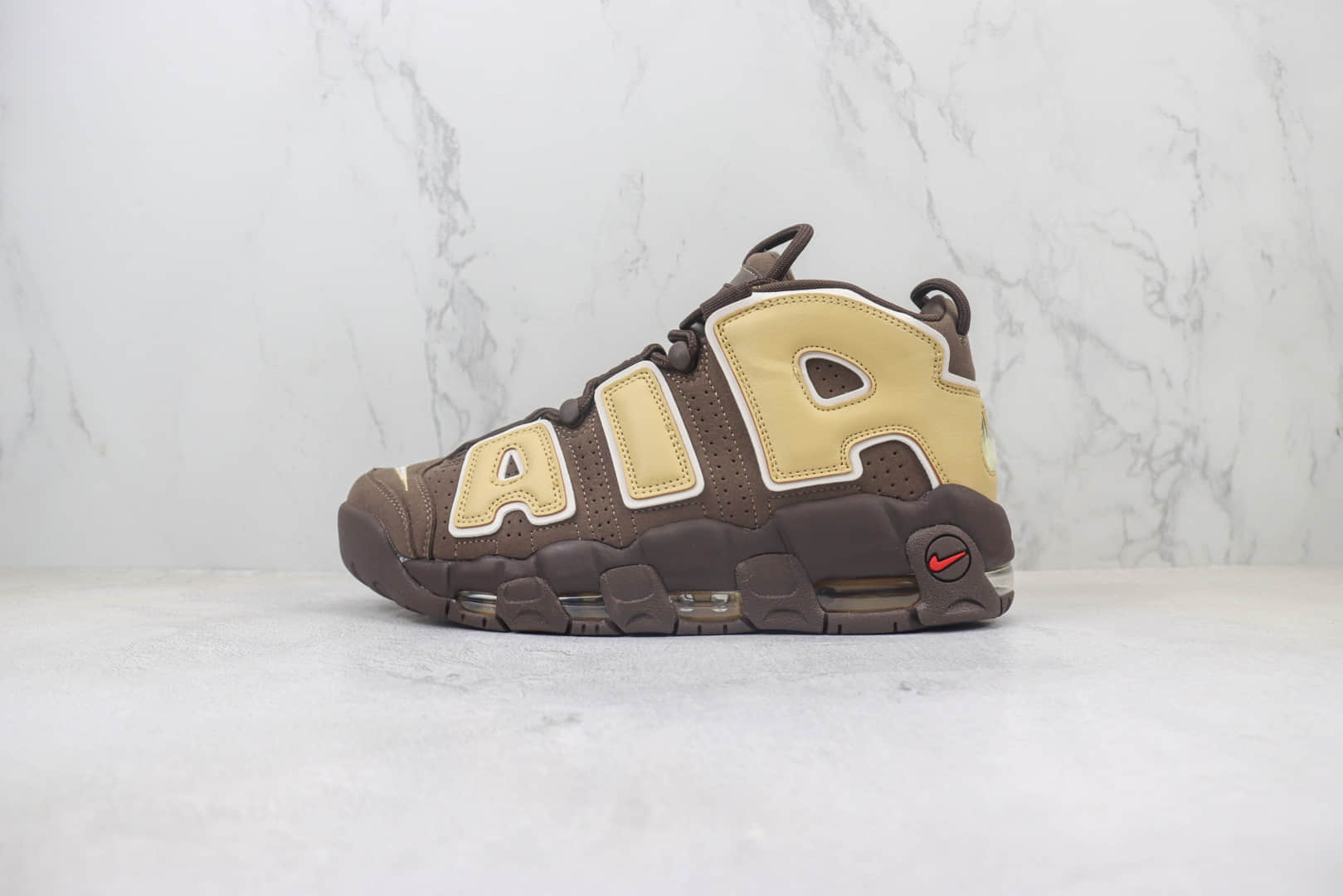 耐克Nike Air More Uptempo纯原版本皮蓬大AIR巧克力棕复古篮球鞋 莆田耐克代理 货号：FB8883-200