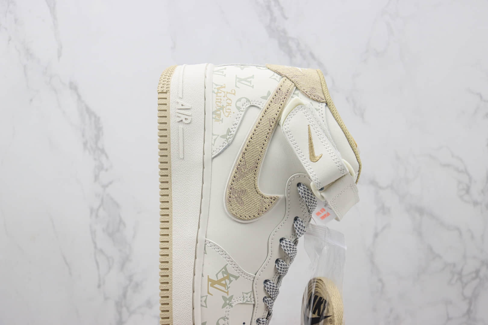 耐克LV x Nike Air Force 1 Mid纯原版本LV联名空军一号中帮AF1浅黄牛仔暗夜精灵板鞋 莆田耐克货源 货号：DV9988-600