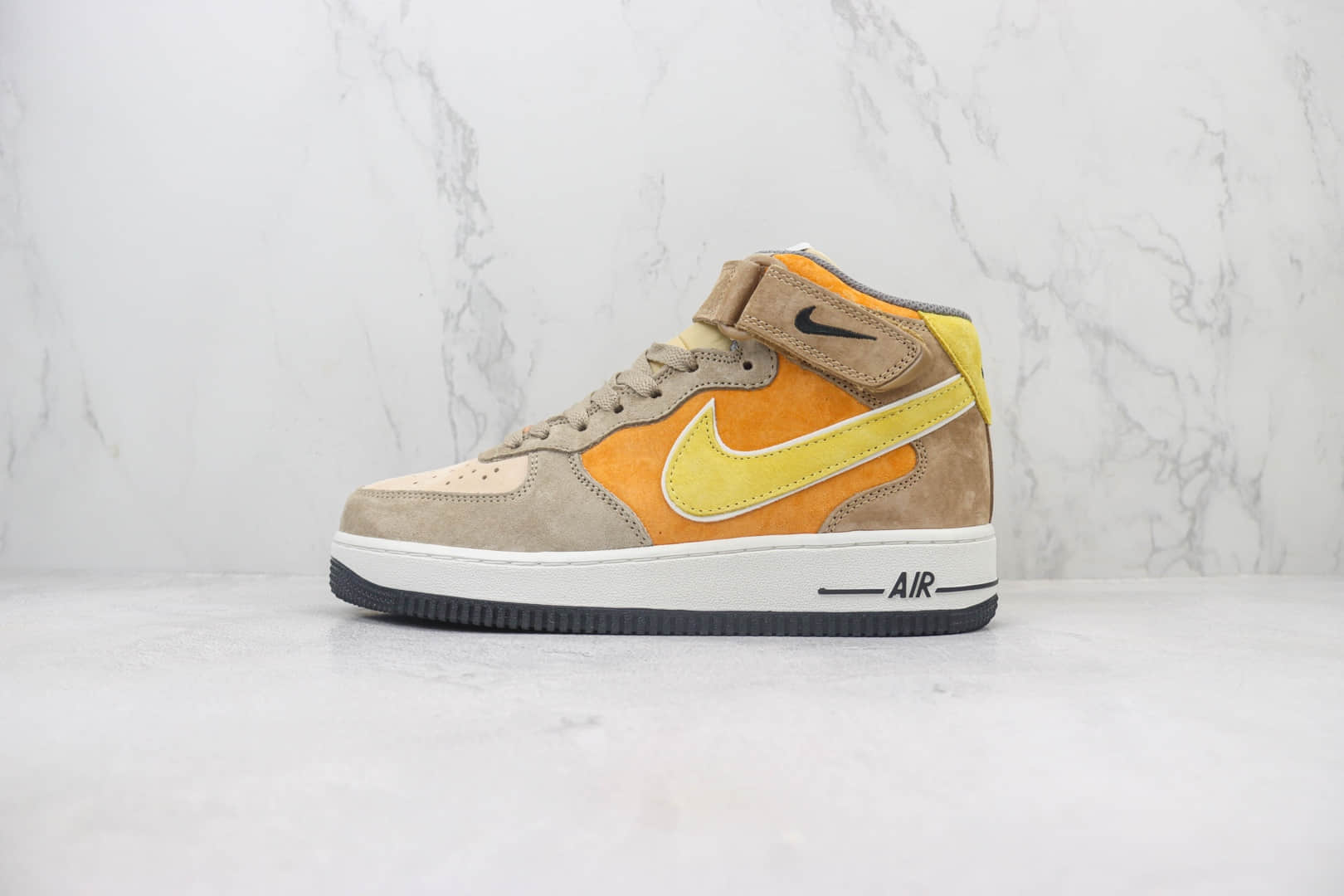 耐克Nike Air Force 1 Mid纯原版本中帮空军一号AF1棕橙色板鞋 莆田耐克代理 货号：CG9908-105