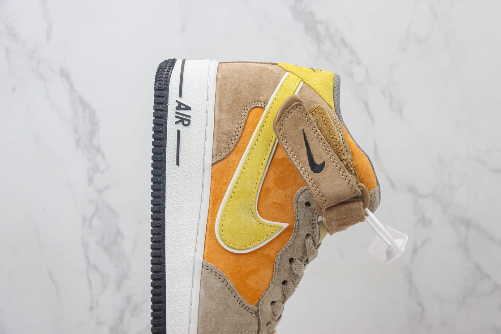 耐克Nike Air Force 1 Mid纯原版本中帮空军一号AF1棕橙色板鞋 莆田耐克代理 货号：CG9908-105