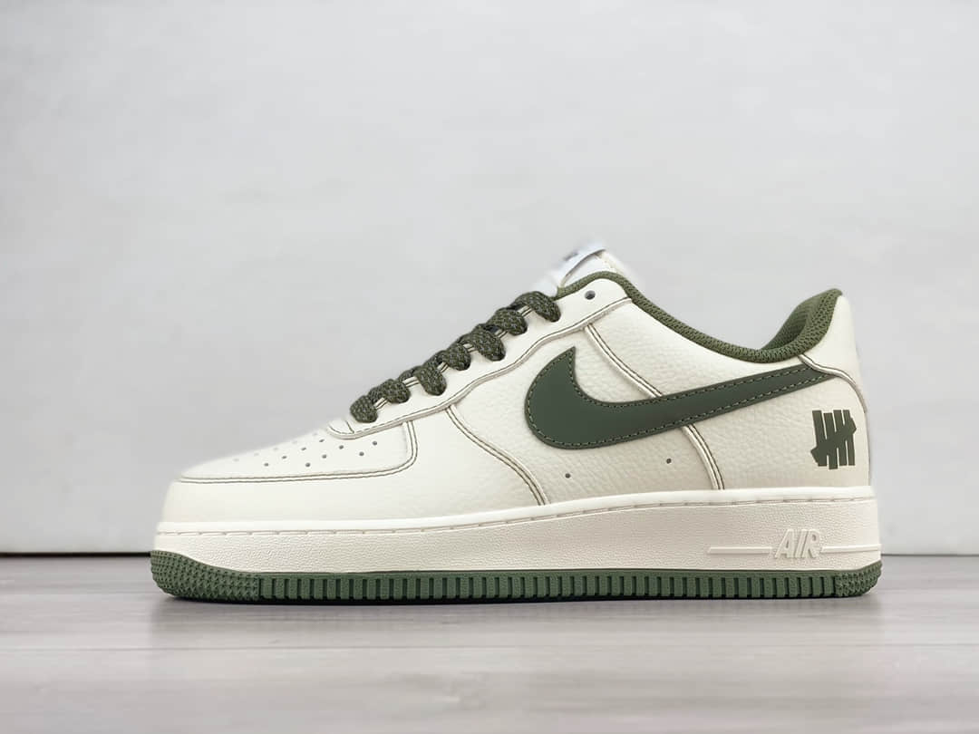 耐克Undefeated x Nike Air Force 1'07 Low纯原版本五道杠联名空军一号AF1白绿低帮板鞋 莆田耐克工厂 货号：UN2395-521