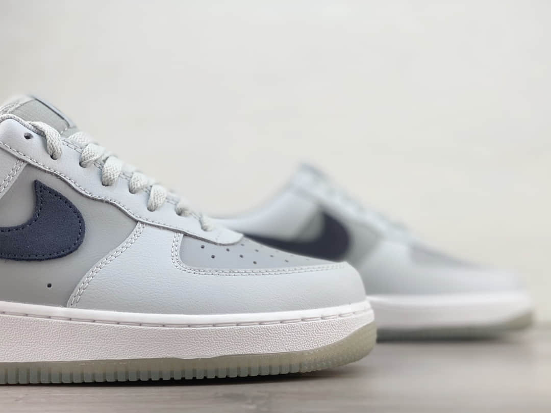 耐克Nike Air Force 1'07 Low纯原版本空军一号低帮AF1浅烟灰深灰勾板鞋 莆田耐克工厂 货号：FJ4170-001