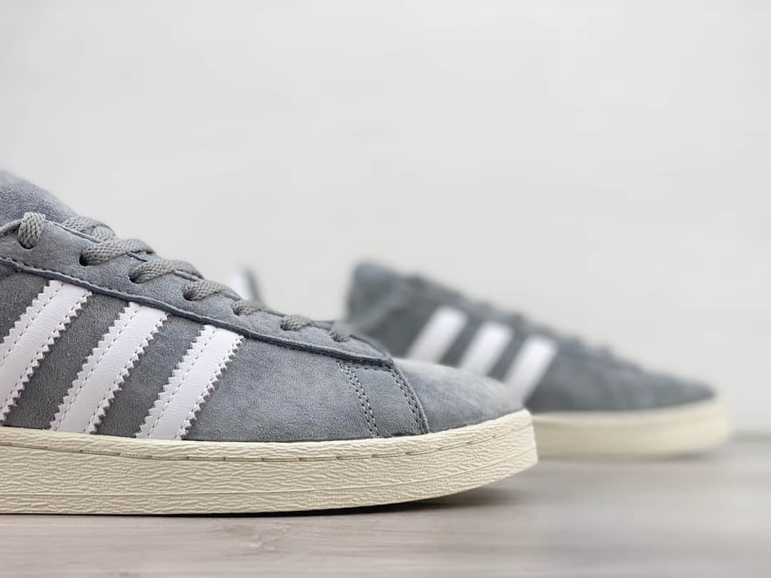阿迪达斯adidas Originals Campus 80s纯原版本三叶草灰白学院风板鞋 莆田阿迪达斯货源 货号：GX9406