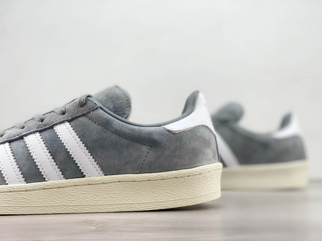 阿迪达斯adidas Originals Campus 80s纯原版本三叶草灰白学院风板鞋 莆田阿迪达斯货源 货号：GX9406