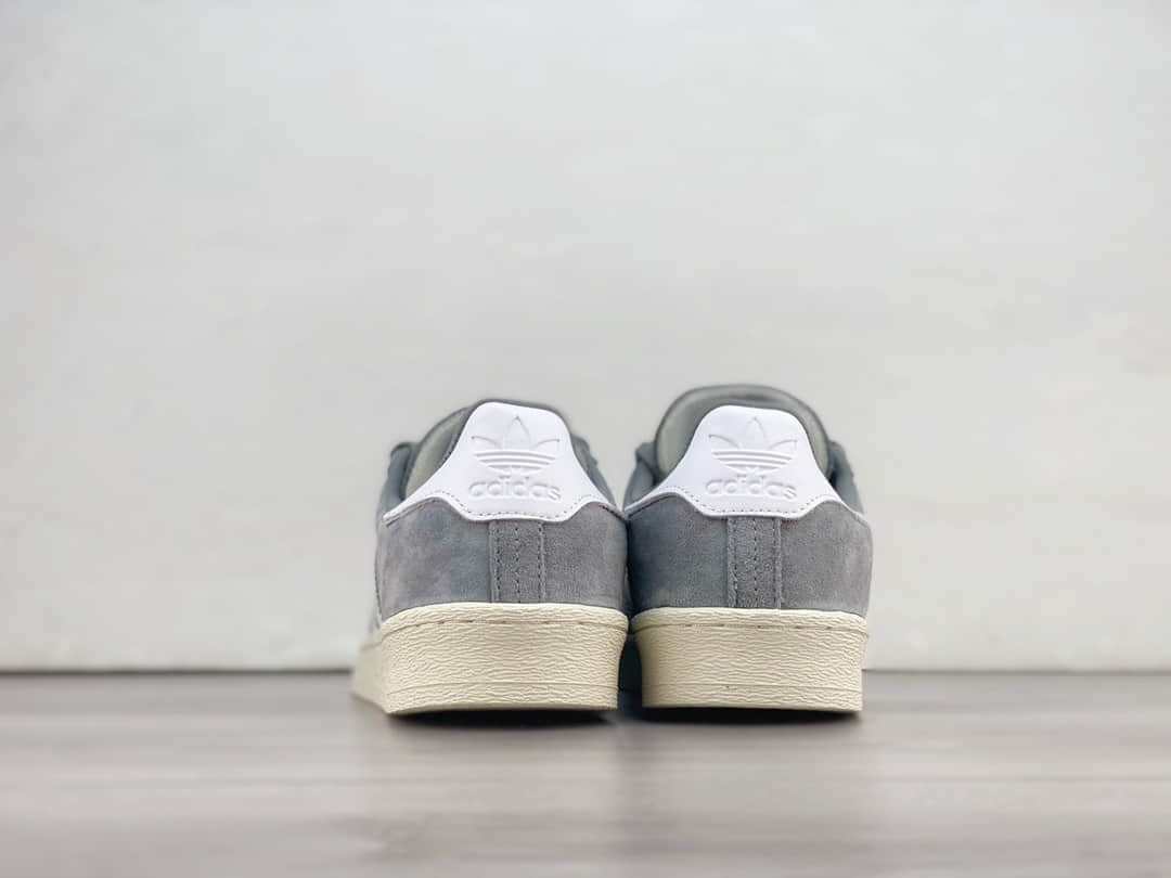 阿迪达斯adidas Originals Campus 80s纯原版本三叶草灰白学院风板鞋 莆田阿迪达斯货源 货号：GX9406