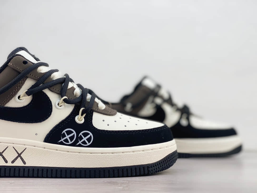 耐克Kaws x Nike Air Force 1'07 Low纯原版本Kaws联名空军一号AF1黑白棕低帮绑带板鞋 莆田复刻鞋 货号：KS6869-888