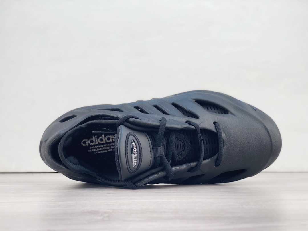 阿迪达斯adidas adiFOM Climacool “Triple Black”纯原版本黑色超轻一体清风洞洞鞋 莆田阿迪达斯货源 货号：IF3902