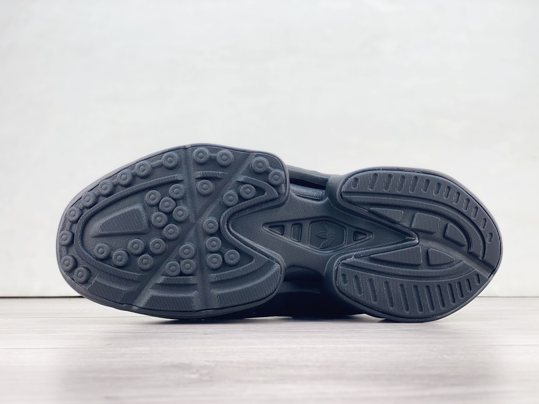 阿迪达斯adidas adiFOM Climacool “Triple Black”纯原版本黑色超轻一体清风洞洞鞋 莆田阿迪达斯货源 货号：IF3902