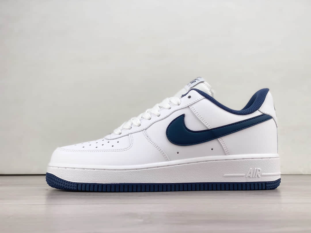 耐克Nike Air Force 1 ‘07 Low纯原版本空军一号AF1白蓝色低帮板鞋 莆田耐克货源 货号：FV5948-104