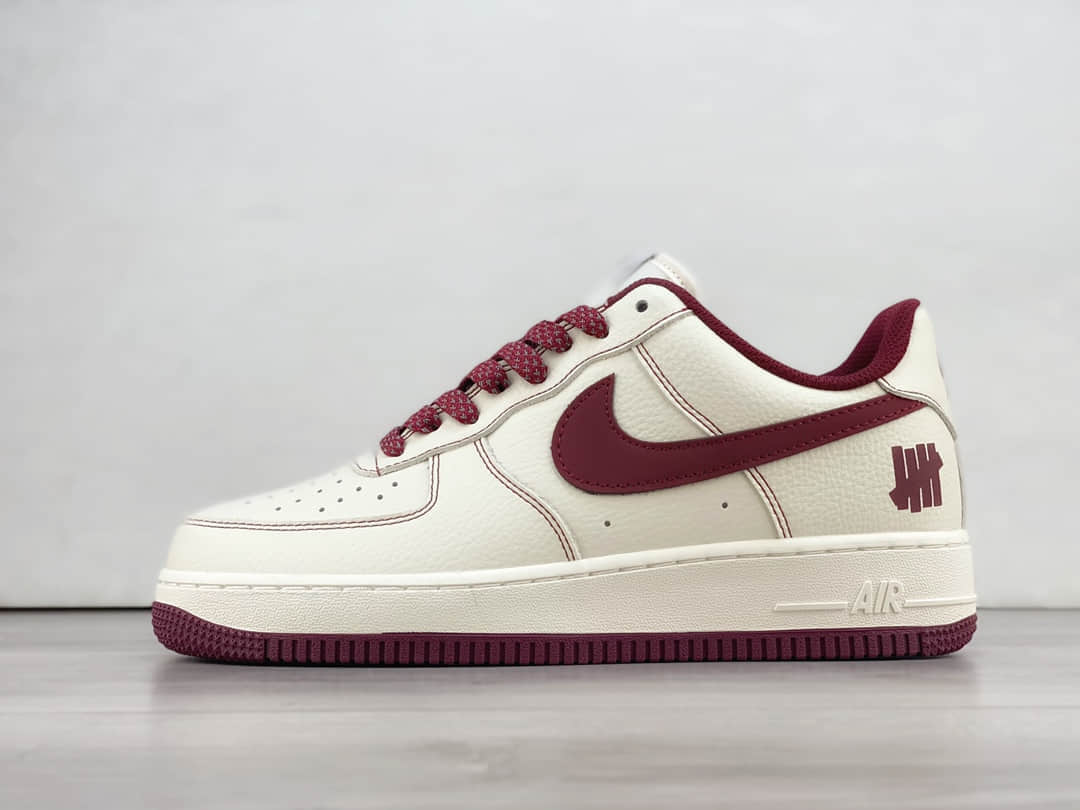 耐克Undefeated x Nike Air Force 1'07 Low纯原版本空军一号联名款AF1白酒红低帮板鞋 莆田耐克代理 货号：UN2395-523