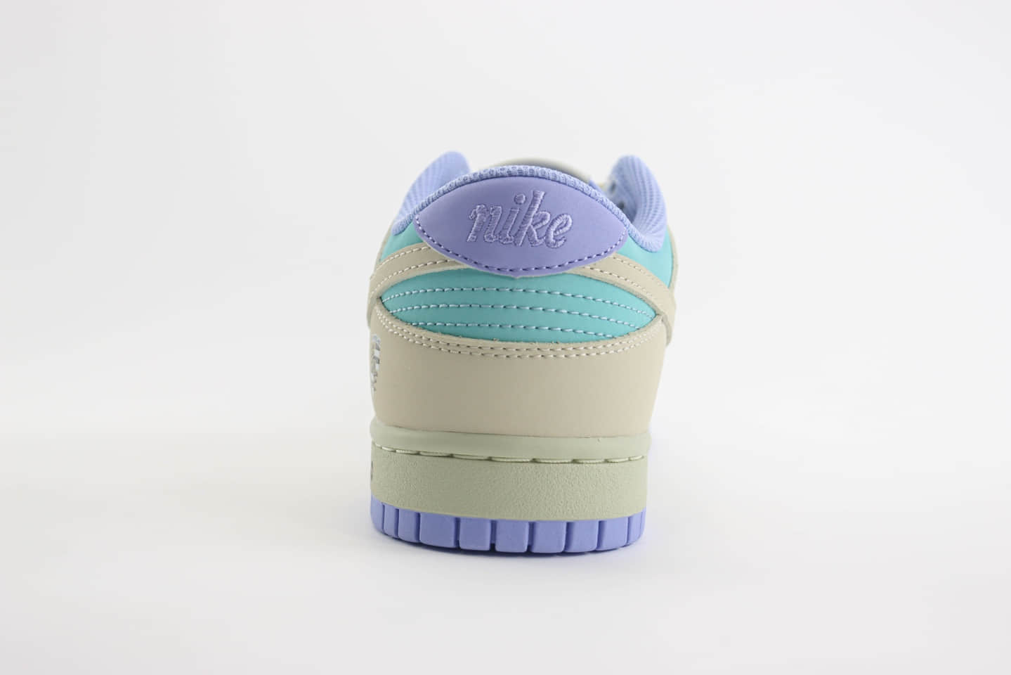 耐克Nike SB Dunk Low纯原版本低帮SB Dunk保时捷米紫色赛车印花板鞋 莆田耐克货源 货号：MU0232-363