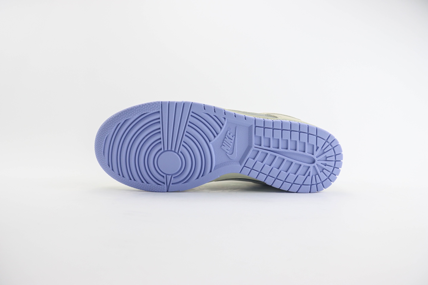 耐克Nike SB Dunk Low纯原版本低帮SB Dunk保时捷米紫色赛车印花板鞋 莆田耐克货源 货号：MU0232-363