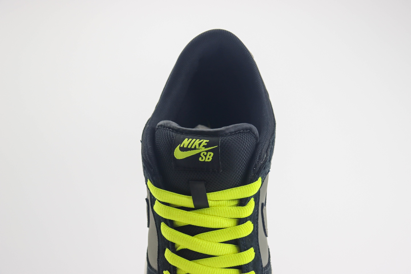 耐克Nike SB Dunk Low纯原版本低帮SB Dunk黑灰绿麂皮板鞋 莆田耐克工厂 货号：504750-078