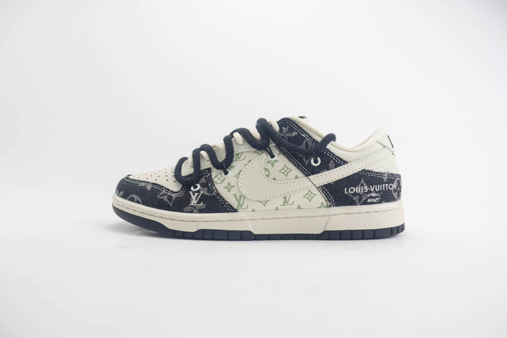 耐克Louis Vuitton x Nike Dunk Low纯原版本路易威登LV联名Dunk黑白牛仔老花解构板鞋 莆田耐克货源 货号：SJ2068-238