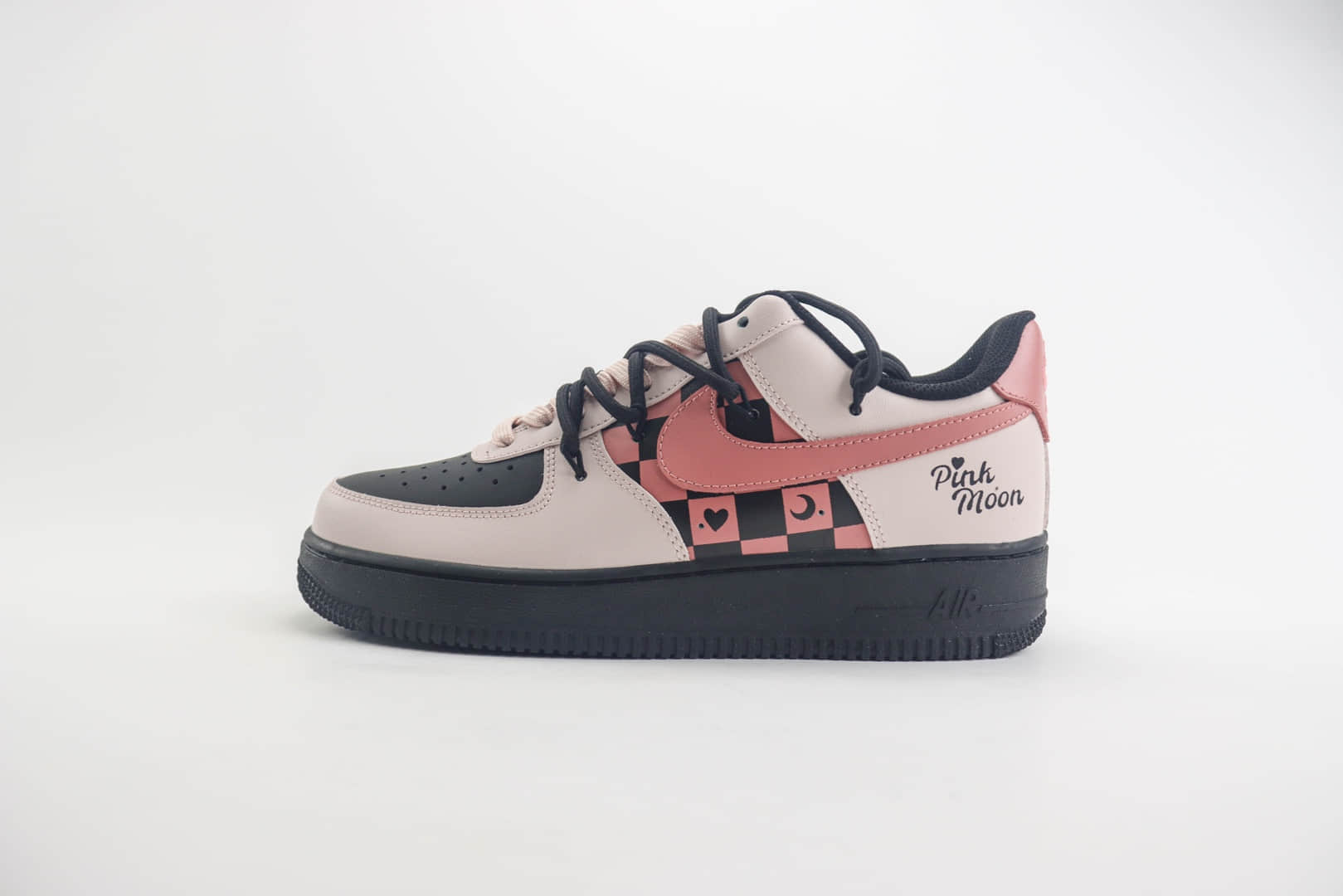 耐克Nike Air Force 1 Low纯原版本空军一号AF1黑粉爱心方格情人节板鞋 莆田耐克代理 货号：ZH0316-012