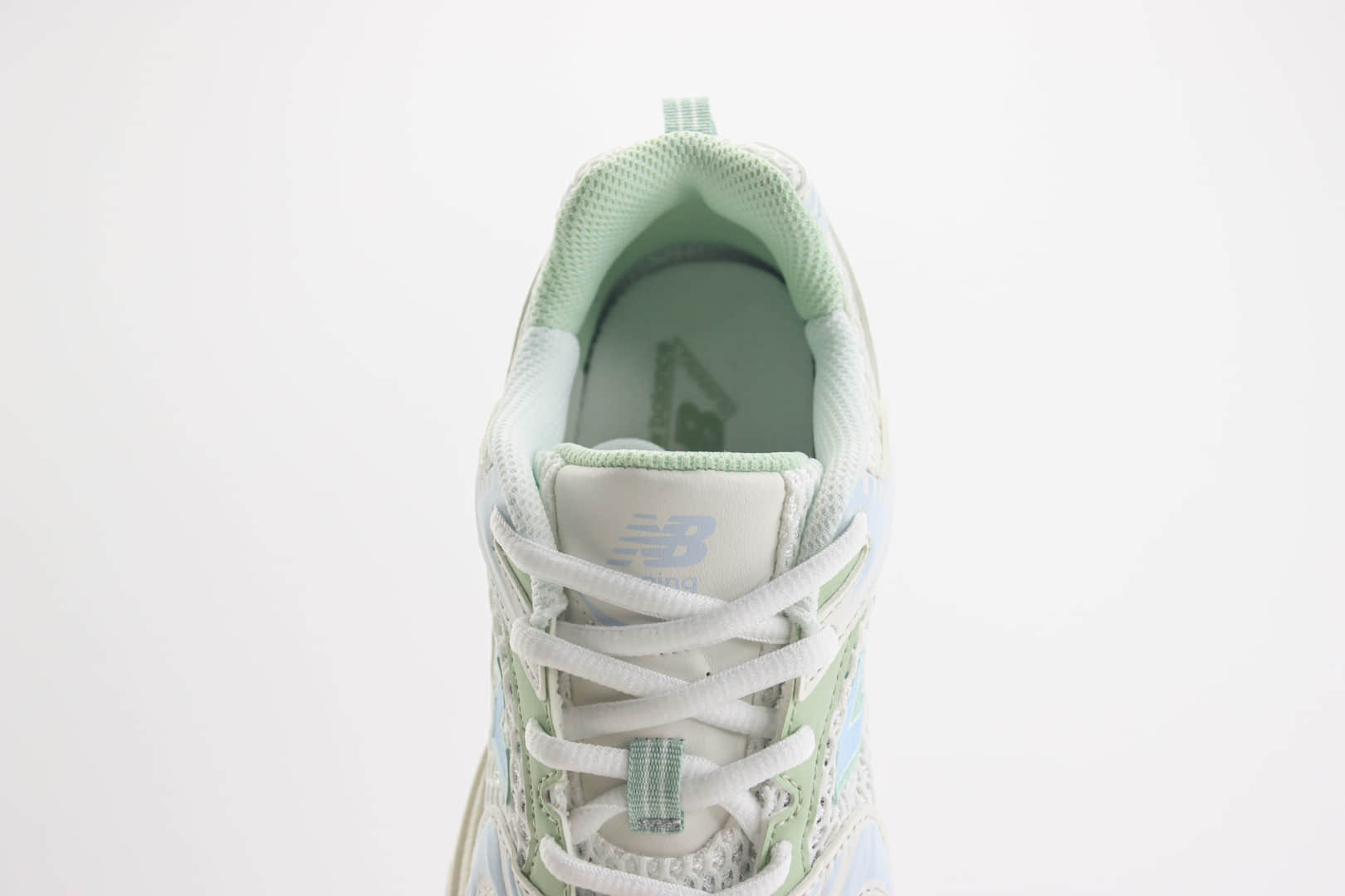 新百伦New Balance 530纯原版本NB530白绿色复古跑鞋 莆田新百伦货源 货号：MR530ZO