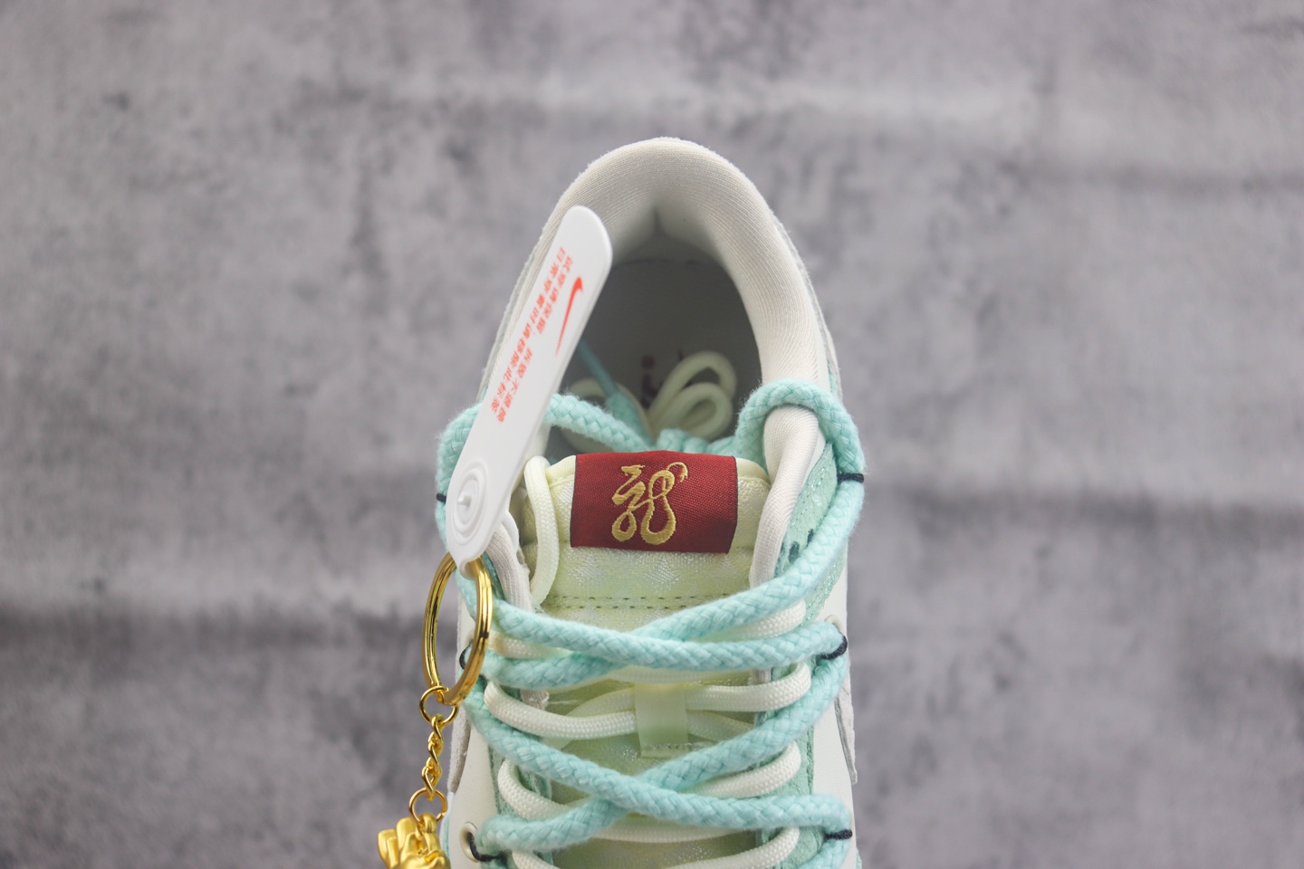 耐克Nike SB Dunk Low纯原版本龙年限定SB Dunk龙腾四海灰勾低帮板鞋 莆田耐克工厂 货号：SJ2068-230