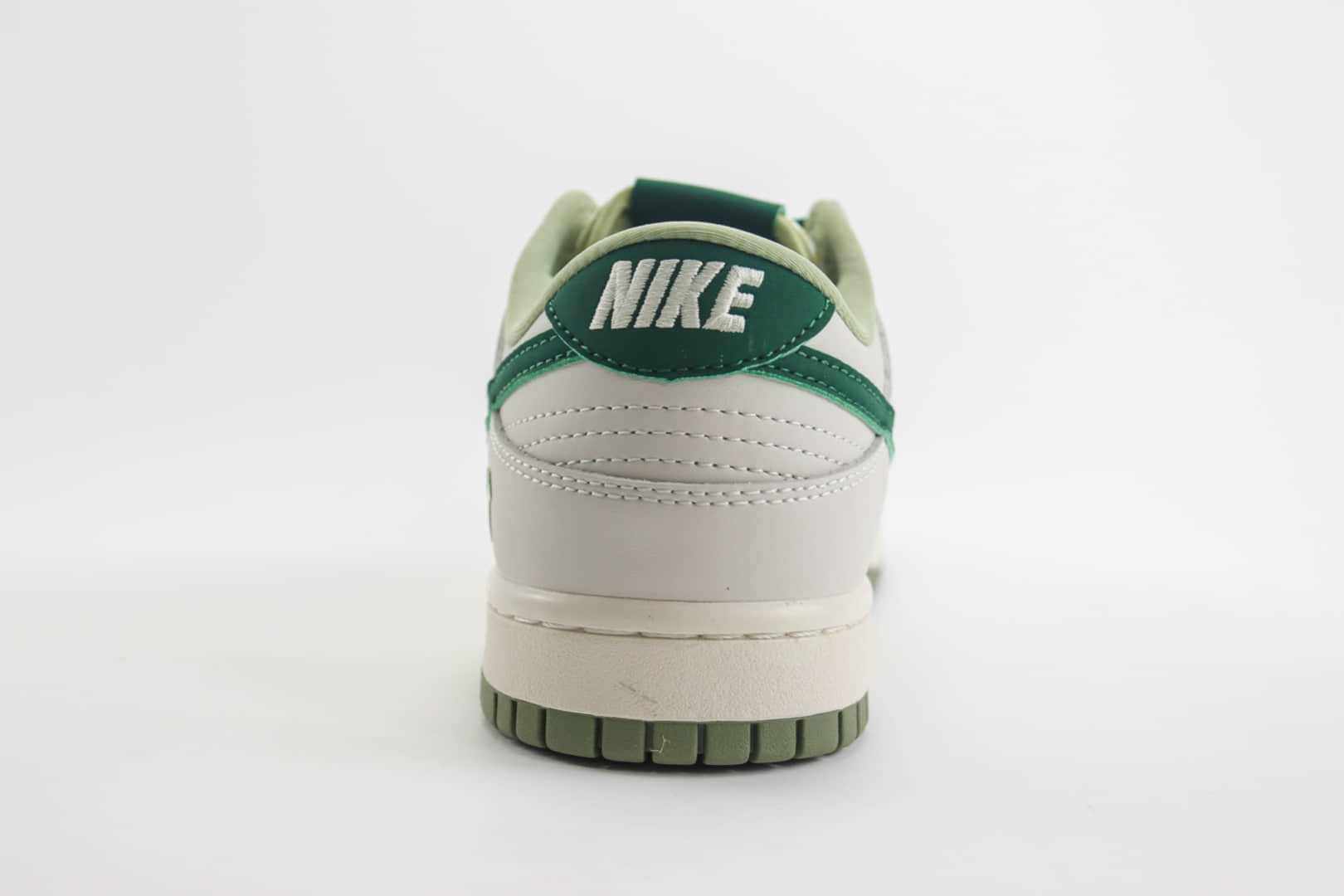 耐克Undefeated x Nike Dunk Low纯原版本UN联名Dunk白绿编织板鞋 莆田天花板Dunk 货号：DQ1098-359