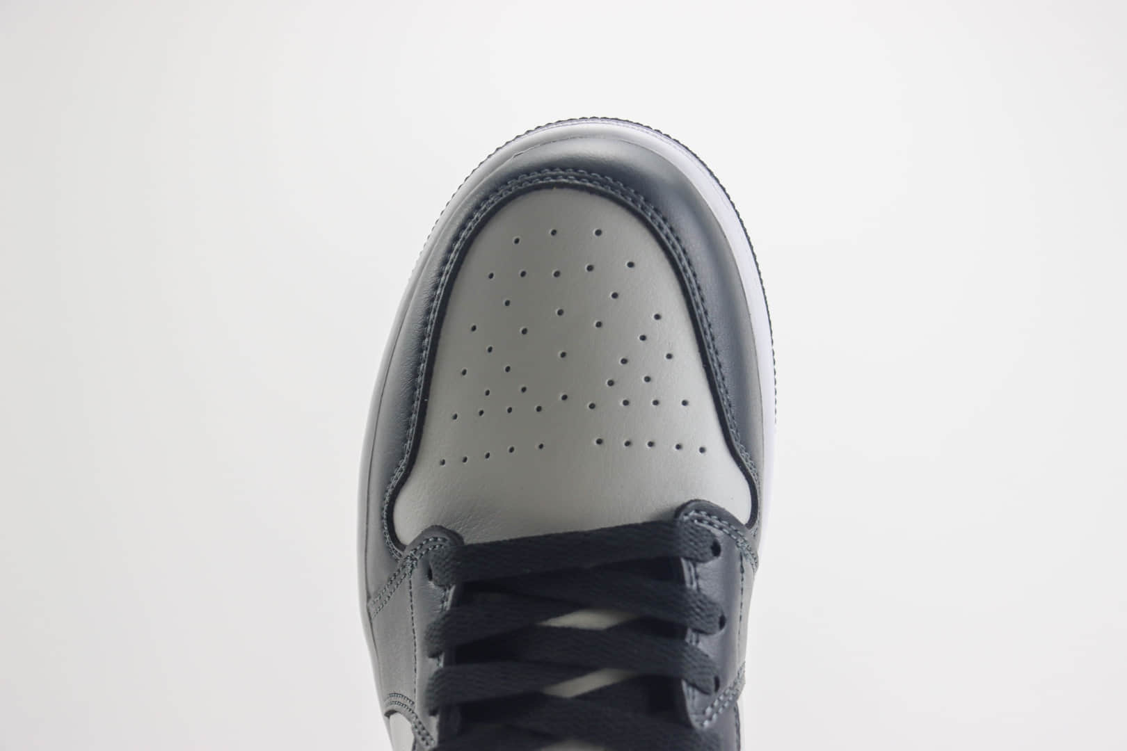 乔丹Air Jordan 1 Low纯原版本低帮AJ1白黑蓝篮球鞋 莆田AJ货源 货号：DC0774-040