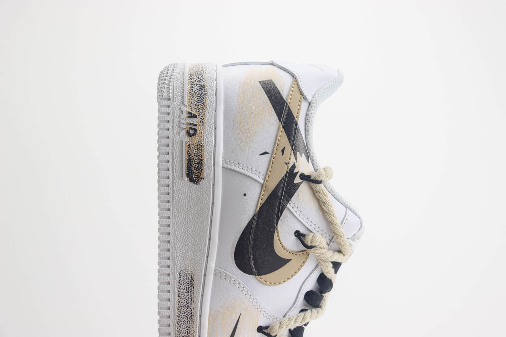 耐克Nike Air Force 1 Low纯原版本空军一号AF1白黑喷绘绑带解构板鞋 莆田耐克工厂 货号：ZH0316-013