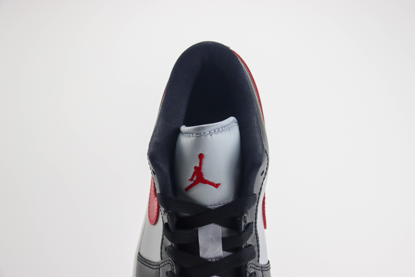 乔丹Air Jordan 1 Low纯原版本低帮AJ1黑灰红篮球鞋 莆田AJ货源 货号：DC0774-062