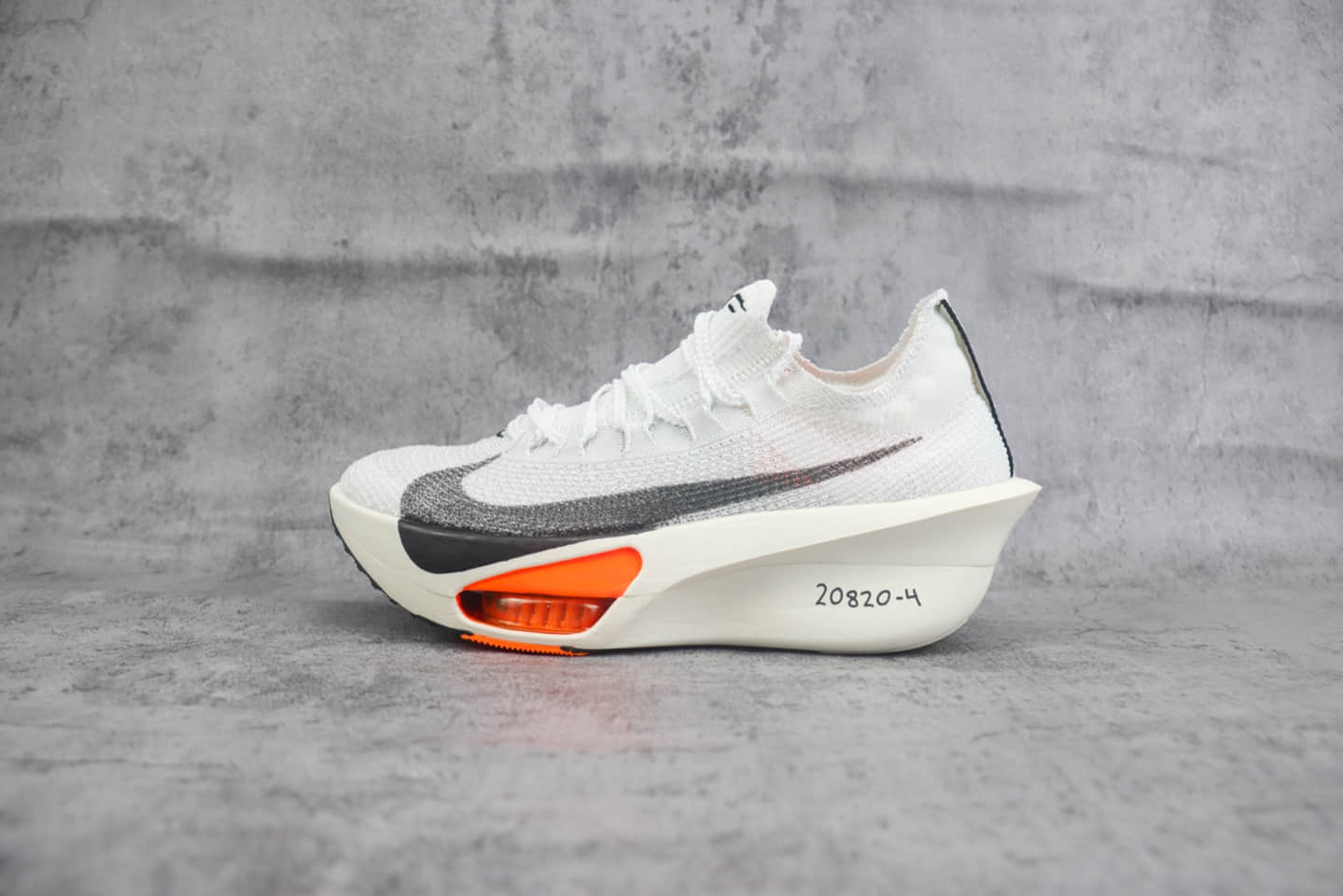 耐克Nike Air Zoom Alphafly NEXT% 3纯原版本马拉松3代白黑橙色跑鞋 莆田耐克货源 货号：FD8356-100