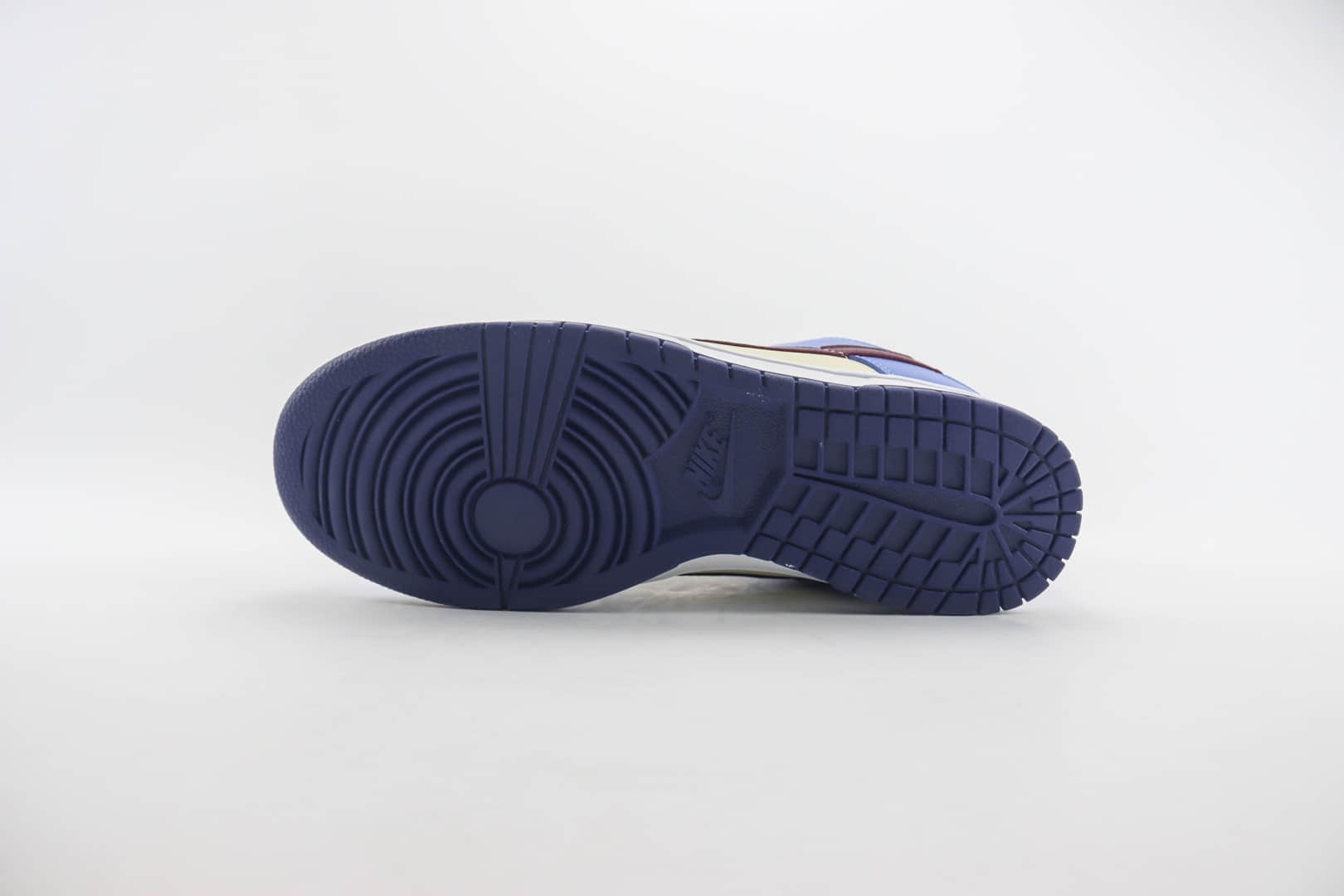 耐克Nike SB Dunk Low纯原版本低帮SB Dunk米白蓝酒红勾板鞋 莆田耐克代理 货号：FV8119-161