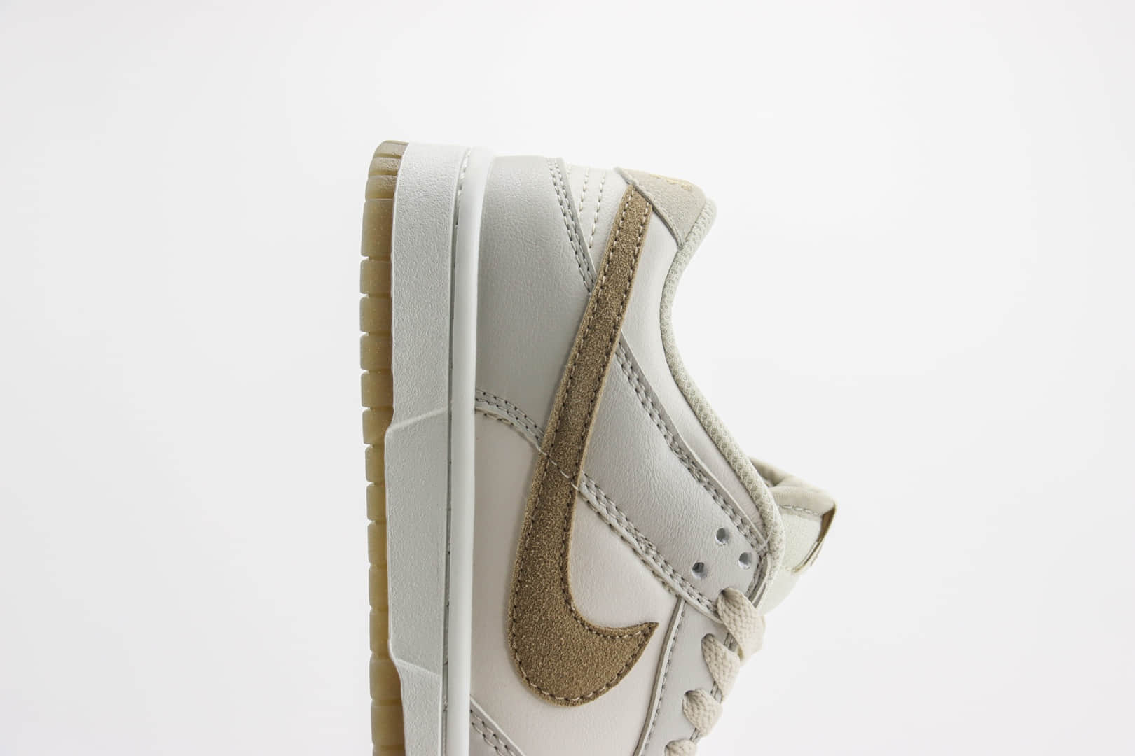 耐克Nike SB Dunk Low纯原版本低帮SB Dunk灰棕色板鞋 莆田耐克货源 货号：FJ4188-001