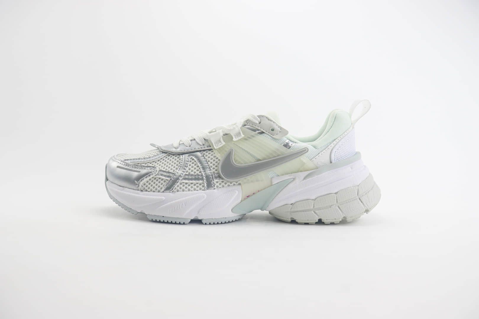 耐克Nike V2K Runtekk纯原版本V2K白银色复古跑鞋 莆田耐克货源 货号：FD0736-104