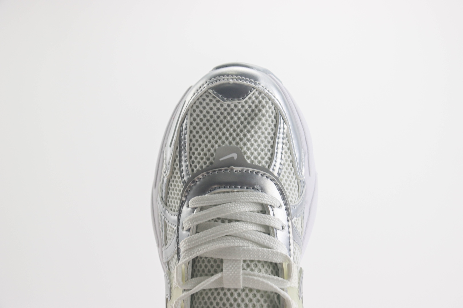 耐克Nike V2K Runtekk纯原版本V2K白银色复古跑鞋 莆田耐克货源 货号：FD0736-104