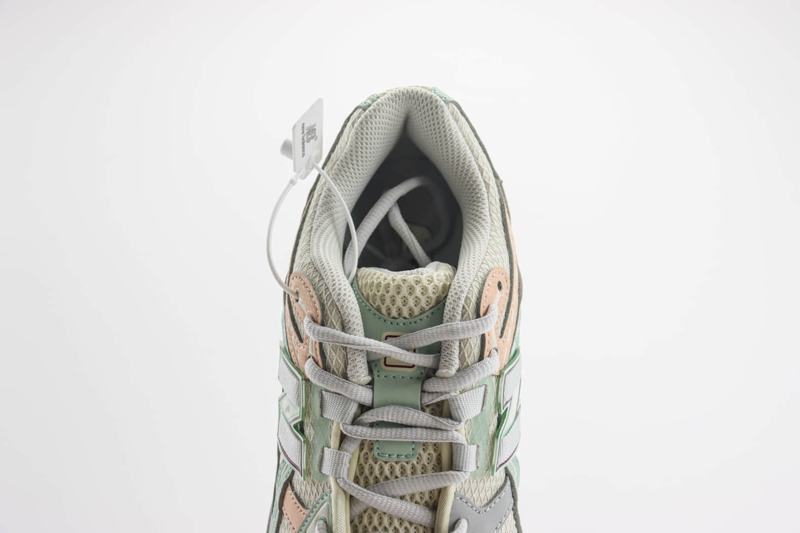 新百伦New Balance 1906纯原版本NB1906米绿色复古跑鞋 莆田新百伦货源 货号：M1906ND