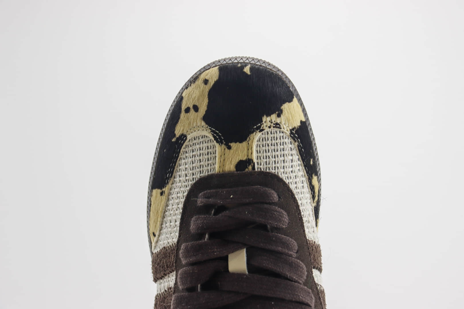 阿迪达斯Notitle x adidas Originals Samba纯原版本米棕色奶牛纹复古桑巴板鞋 莆田阿迪达斯工厂 货号：ID6024