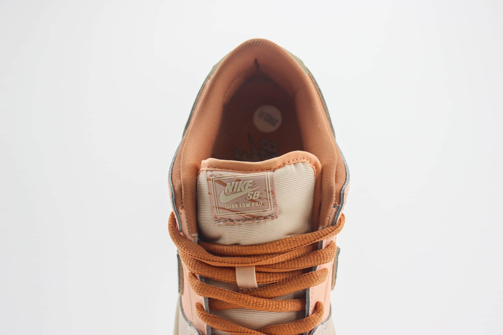 耐克Nike SB Dunk Low纯原版本低帮SB Dunk粉橙渐变板鞋 莆田耐克货源 货号：FV5926-200