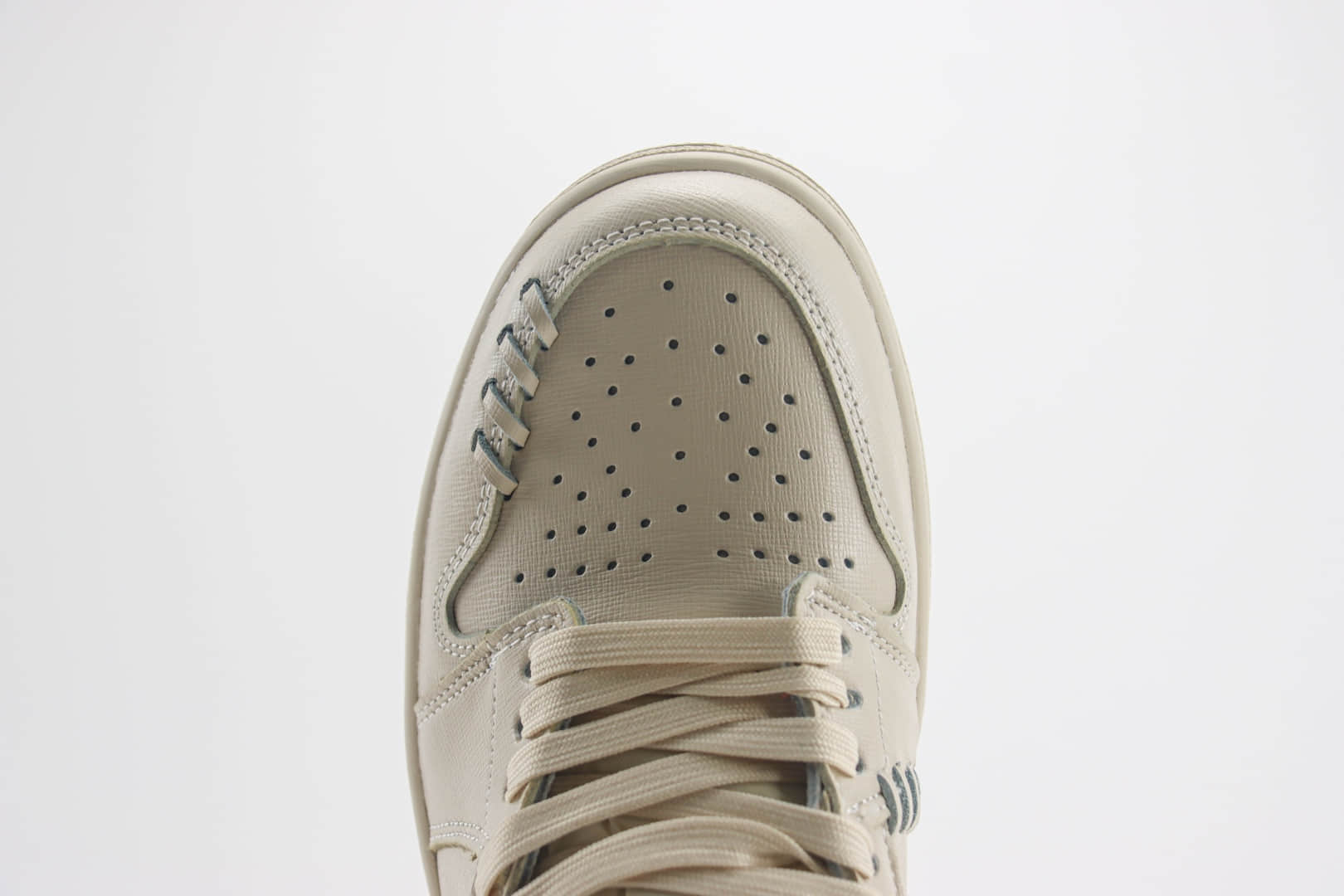 乔丹Air Jordan 1 Low纯原版本低帮AJ1米白金勾板鞋 莆田AJ货源 货号：FN5032-200