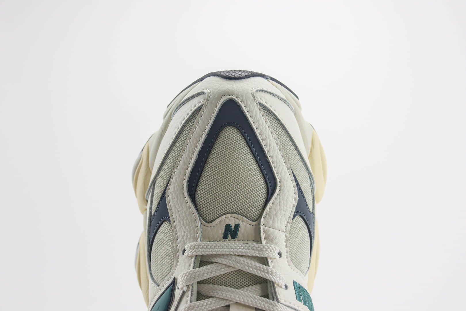 新百伦New Balance 9060纯原版本NB9060白蓝绿复古慢跑鞋 莆田新百伦货源 货号：U9060ESD