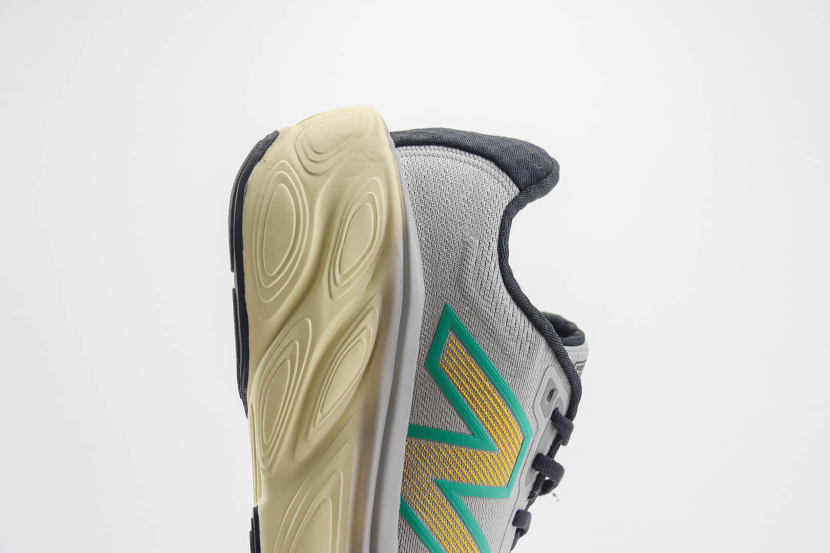 新百伦New Balance Fresh Foam纯原版本灰绿黄超轻量运动鞋 莆田新百伦货源 货号：MMORCG5