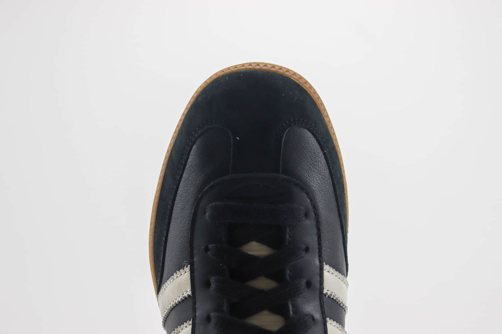 阿迪达斯adidas originals Samba OG纯原版本桑巴黑白生胶板鞋 莆田阿迪达斯货源 货号：ID8708
