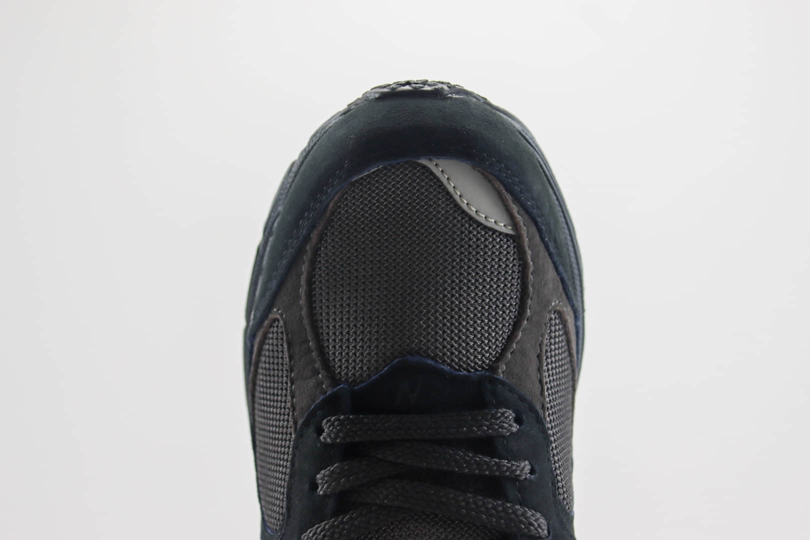 新百伦New Balance 2002R纯原版本NB2002R黑色复古跑鞋 莆田新百伦货源 货号：M2002RBV