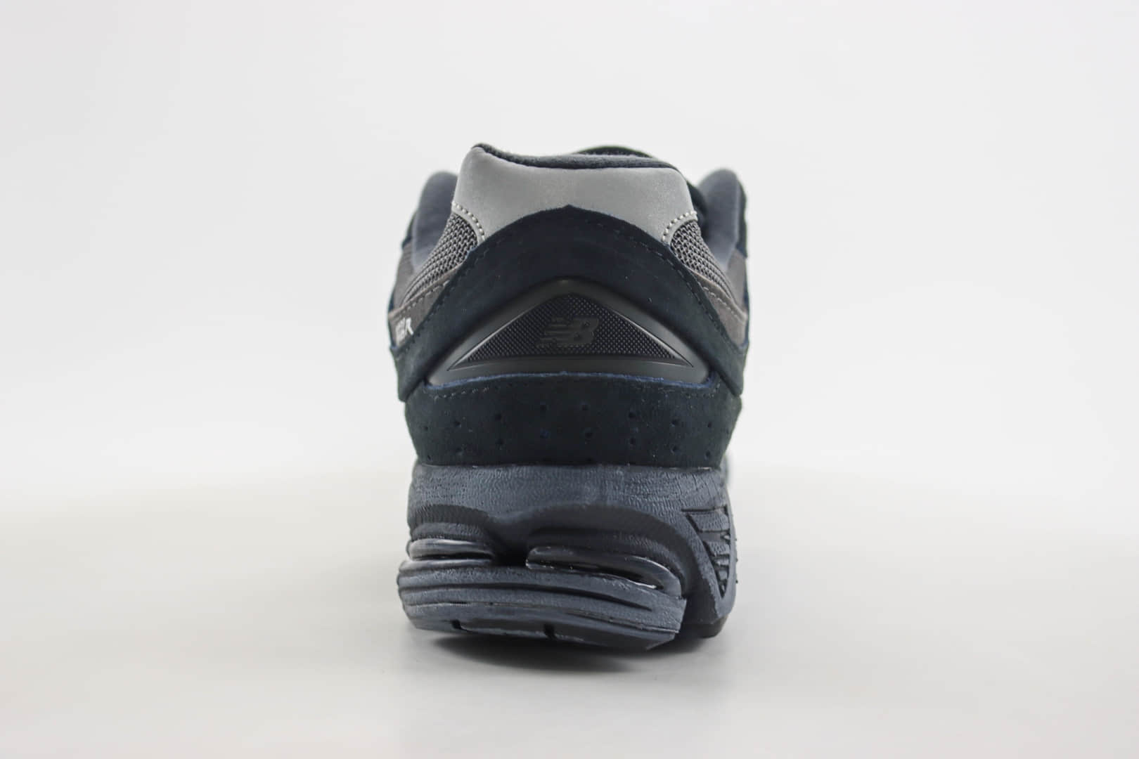 新百伦New Balance 2002R纯原版本NB2002R黑色复古跑鞋 莆田新百伦货源 货号：M2002RBV