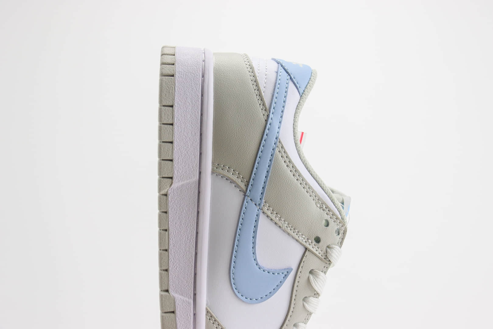 耐克Nike SB Dunk Low纯原版本低帮SB Dunk灰白蓝勾板鞋 莆田复刻鞋货源 货号：HF0023-100
