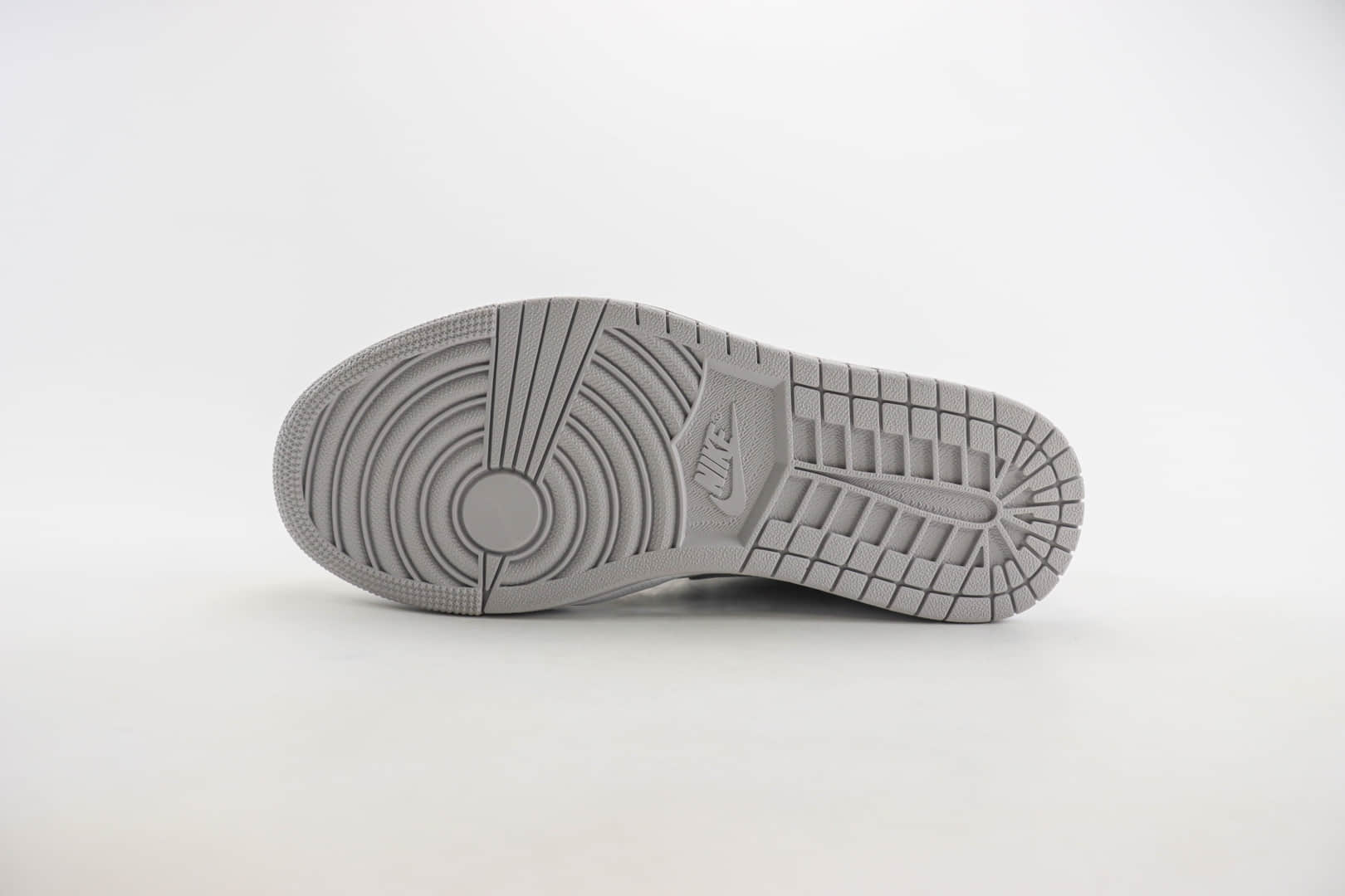 乔丹Air Jordan 1 Low纯原版本低帮AJ1灰银色篮球鞋 莆田AJ货源 货号：CZ0790-002